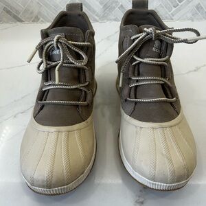 Sorel Gray and Cream Winter Boots